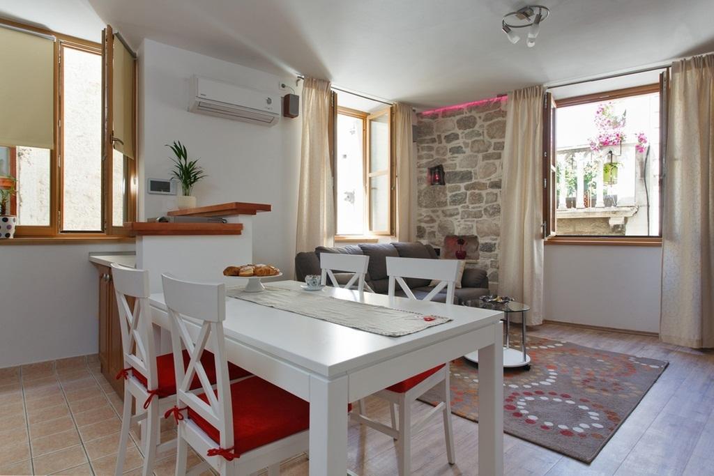 Apartments Mila Split Szoba fotó